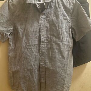 Gray Short Sleeve Button-Up Shirt